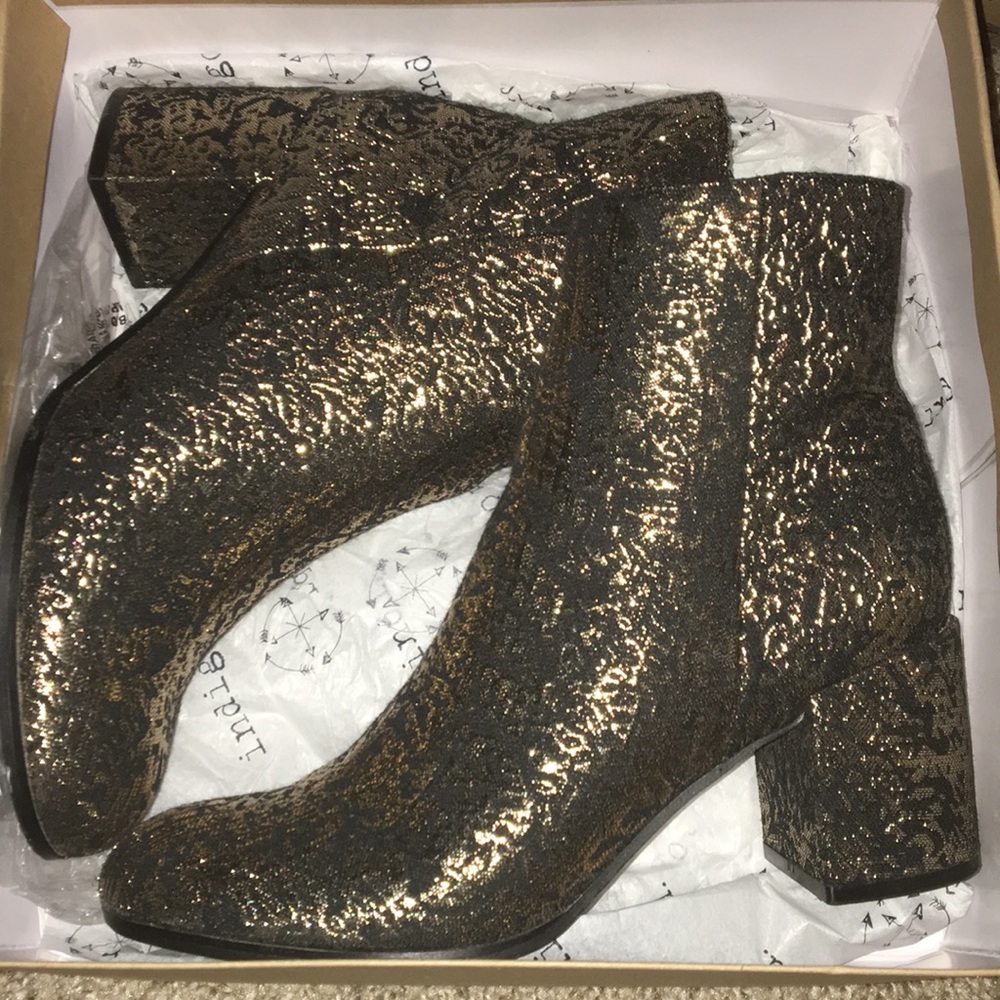 Black & Gold booties!